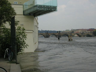 Povodeň - záběry z Prahy