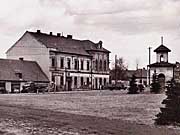 Ruzyňská náves s kapličkou kolem roku 1950 